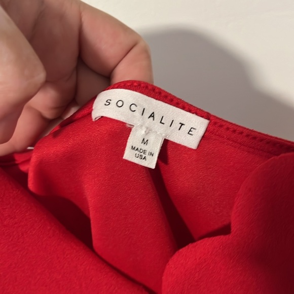 Socialite red dress - Picture 4 of 7